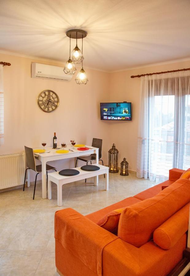 Konstantina & Evgenia Deluxe Apartment Néa Péramos Dış mekan fotoğraf