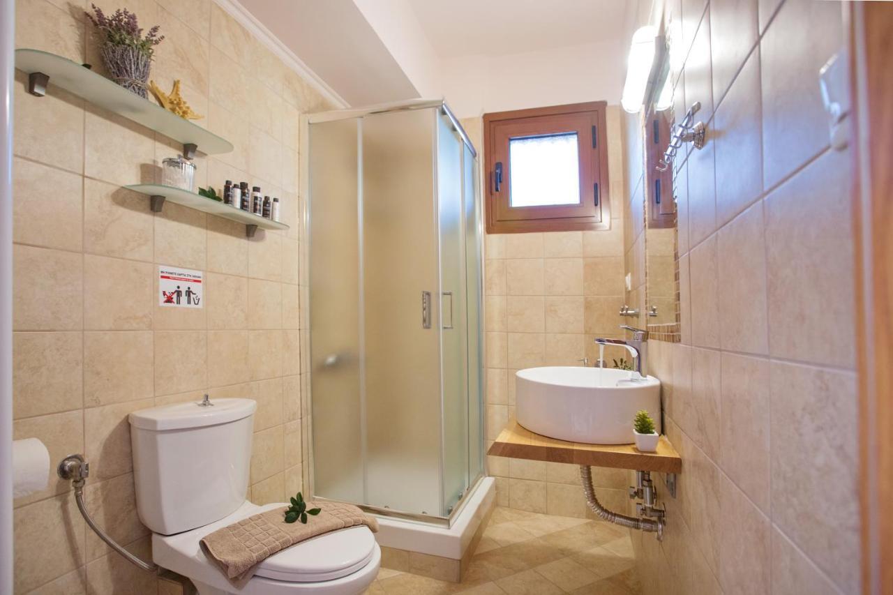 Konstantina & Evgenia Deluxe Apartment Néa Péramos Dış mekan fotoğraf