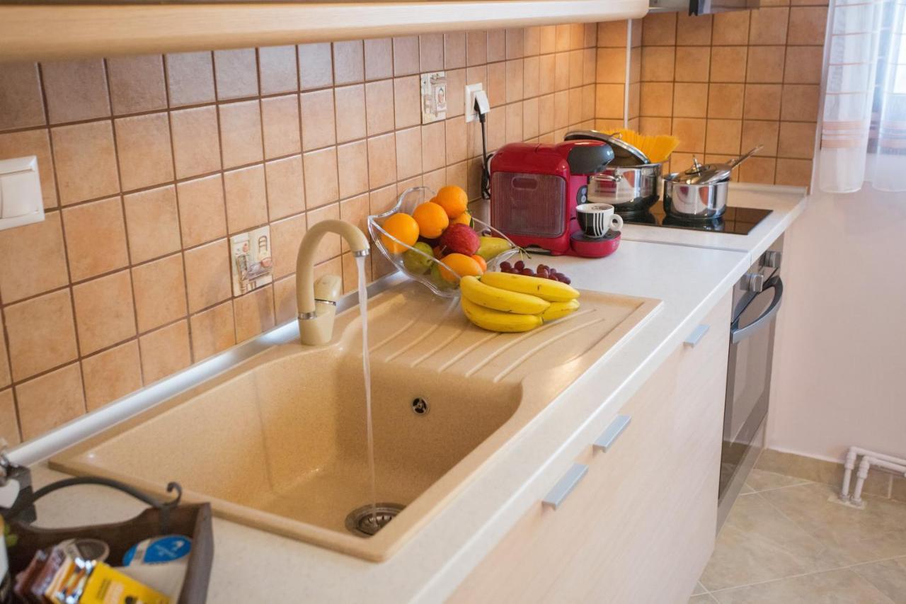 Konstantina & Evgenia Deluxe Apartment Néa Péramos Dış mekan fotoğraf