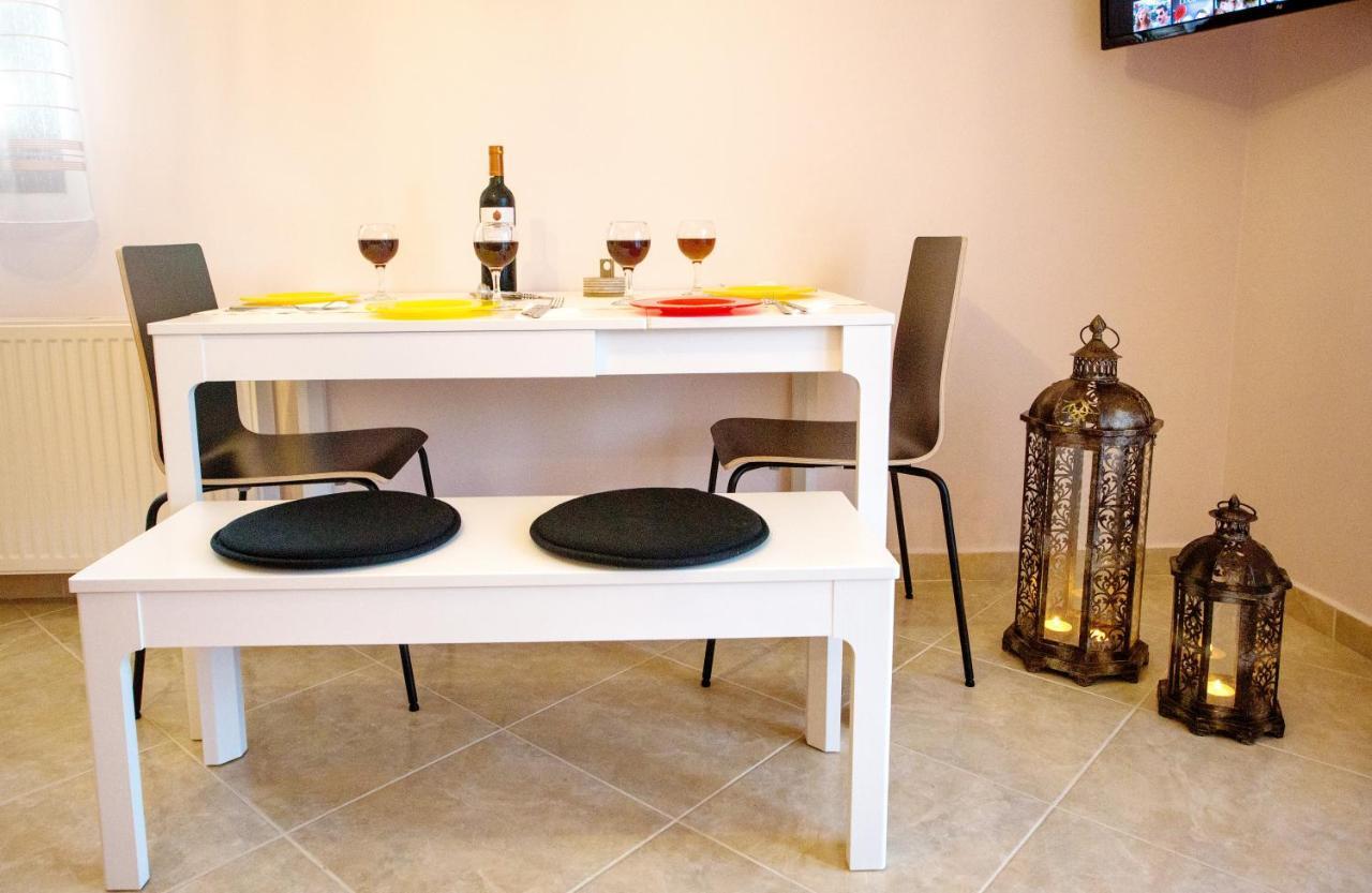 Konstantina & Evgenia Deluxe Apartment Néa Péramos Dış mekan fotoğraf